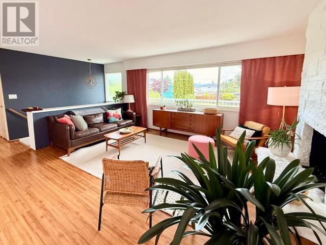 Property at 7236 HAZELTON STREET image 3