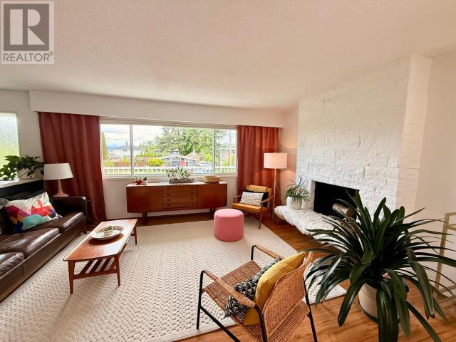 Property at 7236 HAZELTON STREET image 5