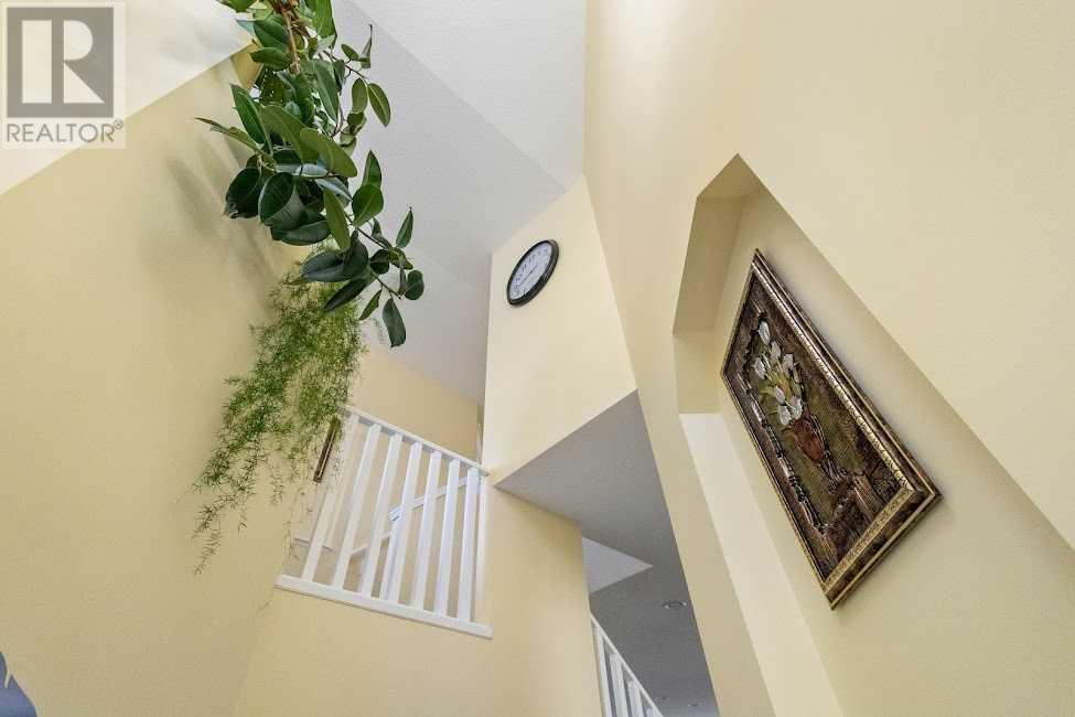 Property at 361 Chapalina Terrace SE image 4