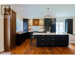 69 HILLSIDE DRIVE, Toronto, Ontario