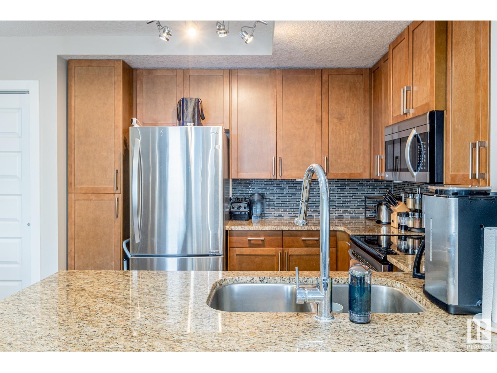 Property at #1023 5151 WINDERMERE BV SW image 5