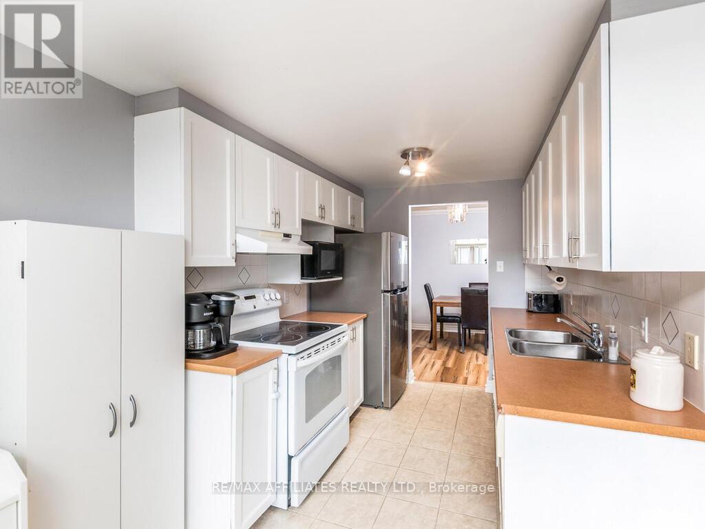 6 Eagleview Street, Ottawa, Ontario  K2M 2R2 - Photo 11 - X12171249