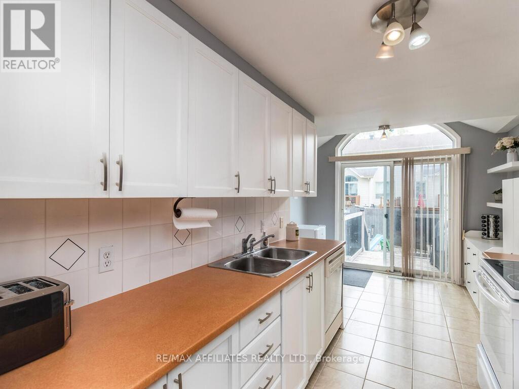 6 Eagleview Street, Ottawa, Ontario  K2M 2R2 - Photo 12 - X12171249