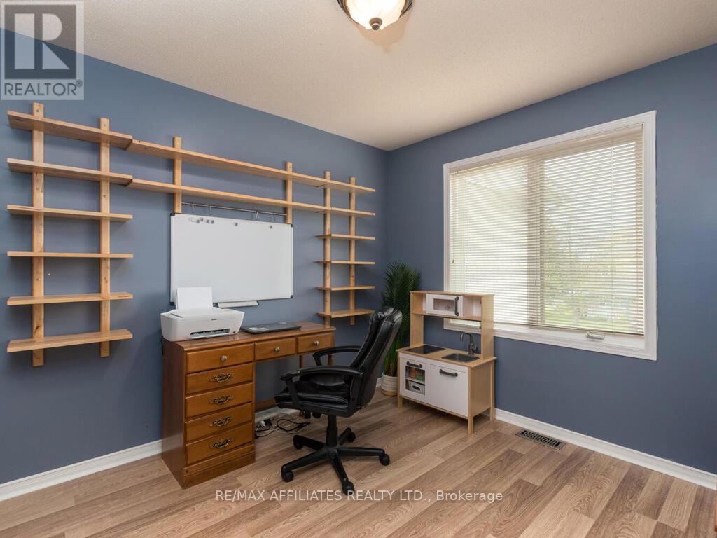 6 Eagleview Street, Ottawa, Ontario  K2M 2R2 - Photo 23 - X12171249