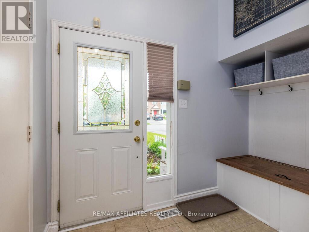 6 Eagleview Street, Ottawa, Ontario  K2M 2R2 - Photo 3 - X12171249