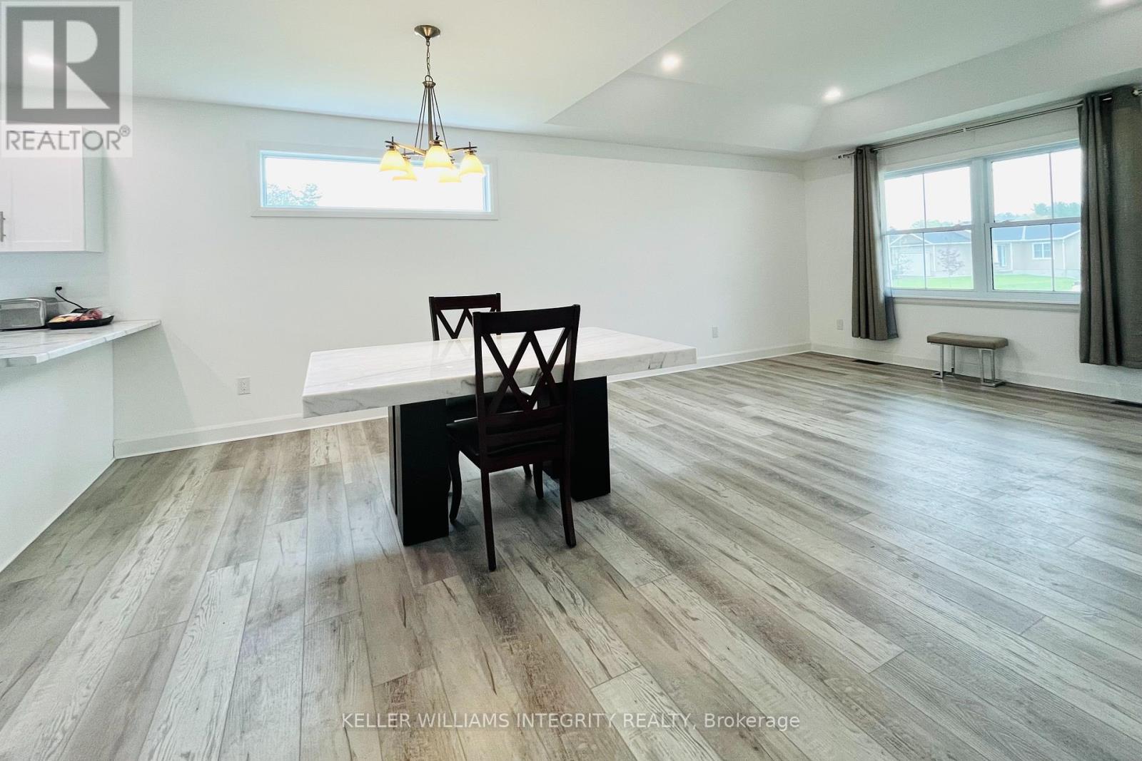 20 Terrance Drive, Petawawa, Ontario  K8H 2W8 - Photo 10 - X12171268