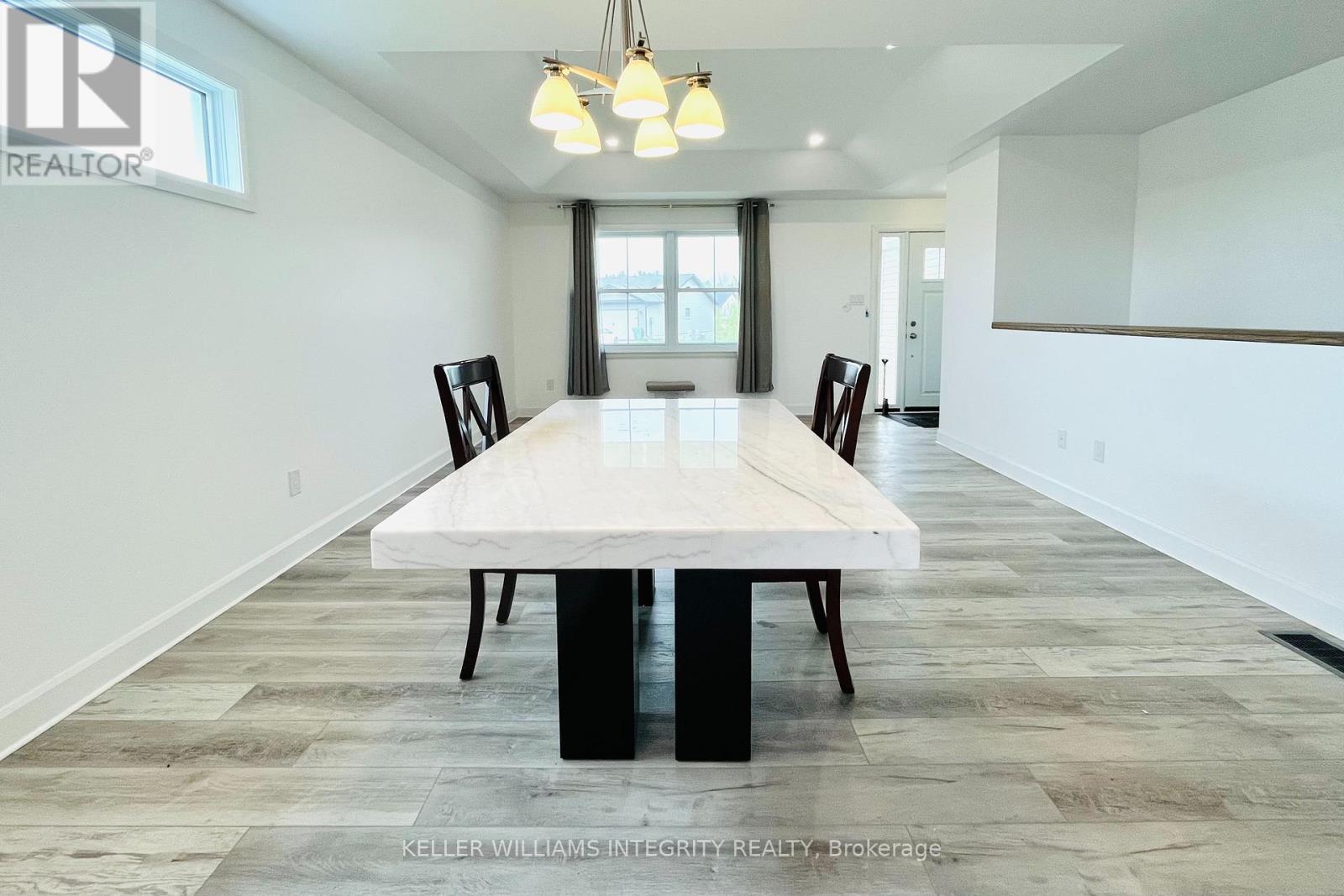 20 Terrance Drive, Petawawa, Ontario  K8H 2W8 - Photo 11 - X12171268