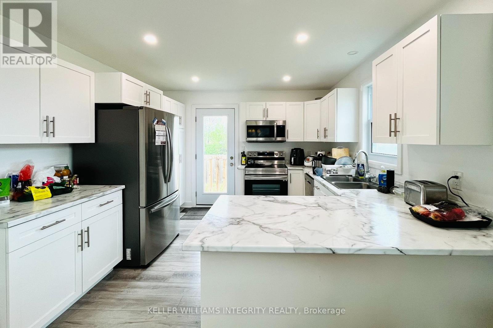 20 Terrance Drive, Petawawa, Ontario  K8H 2W8 - Photo 18 - X12171268