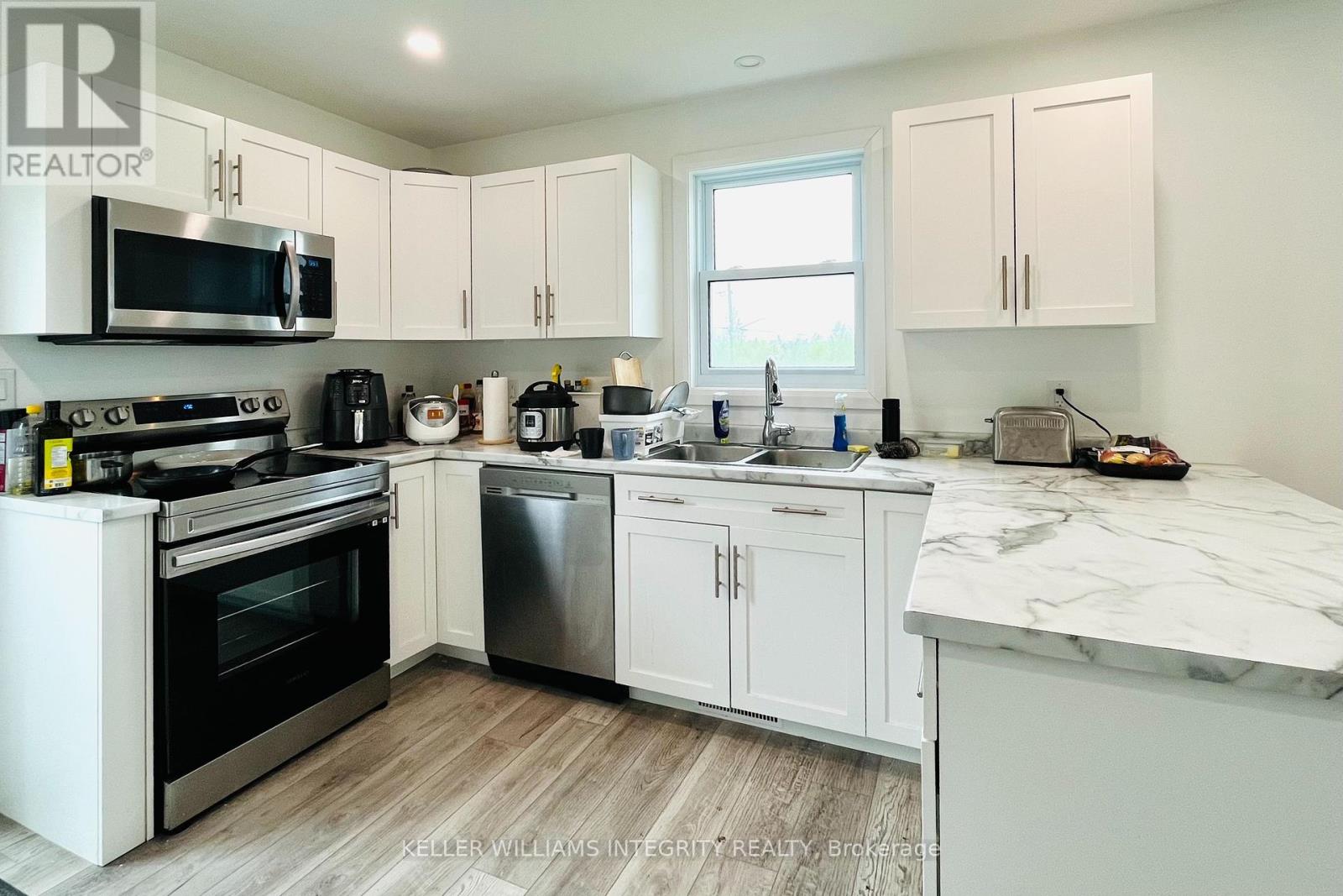 20 Terrance Drive, Petawawa, Ontario  K8H 2W8 - Photo 19 - X12171268