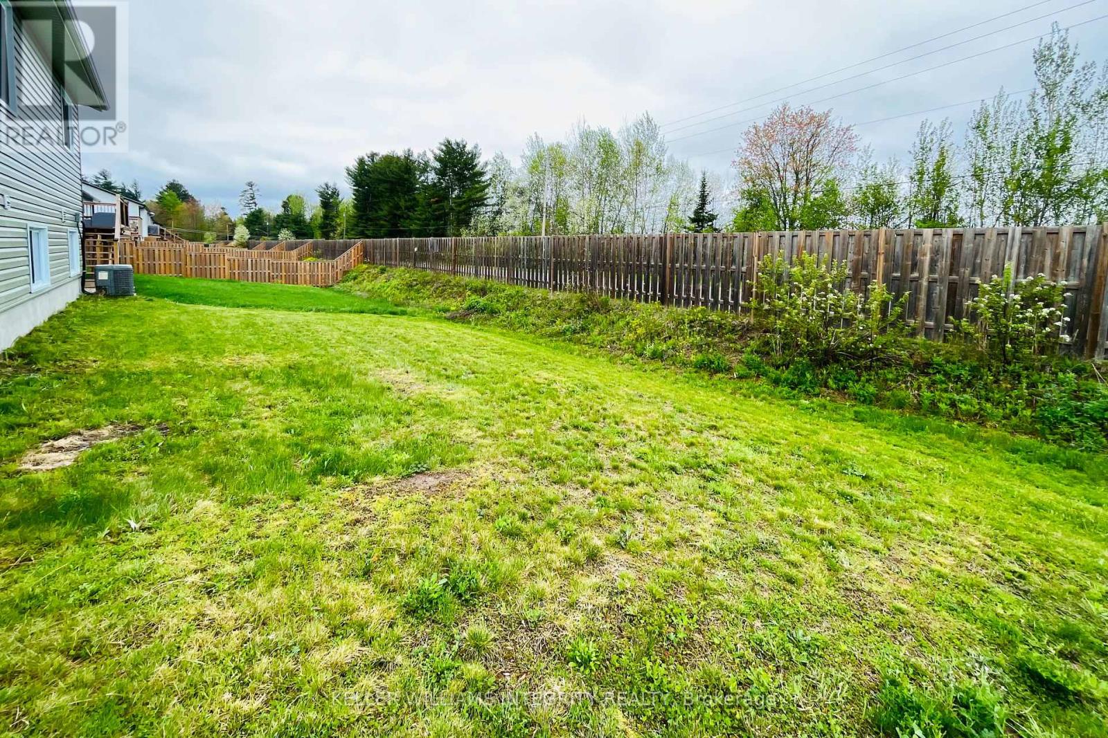 20 Terrance Drive, Petawawa, Ontario  K8H 2W8 - Photo 32 - X12171268