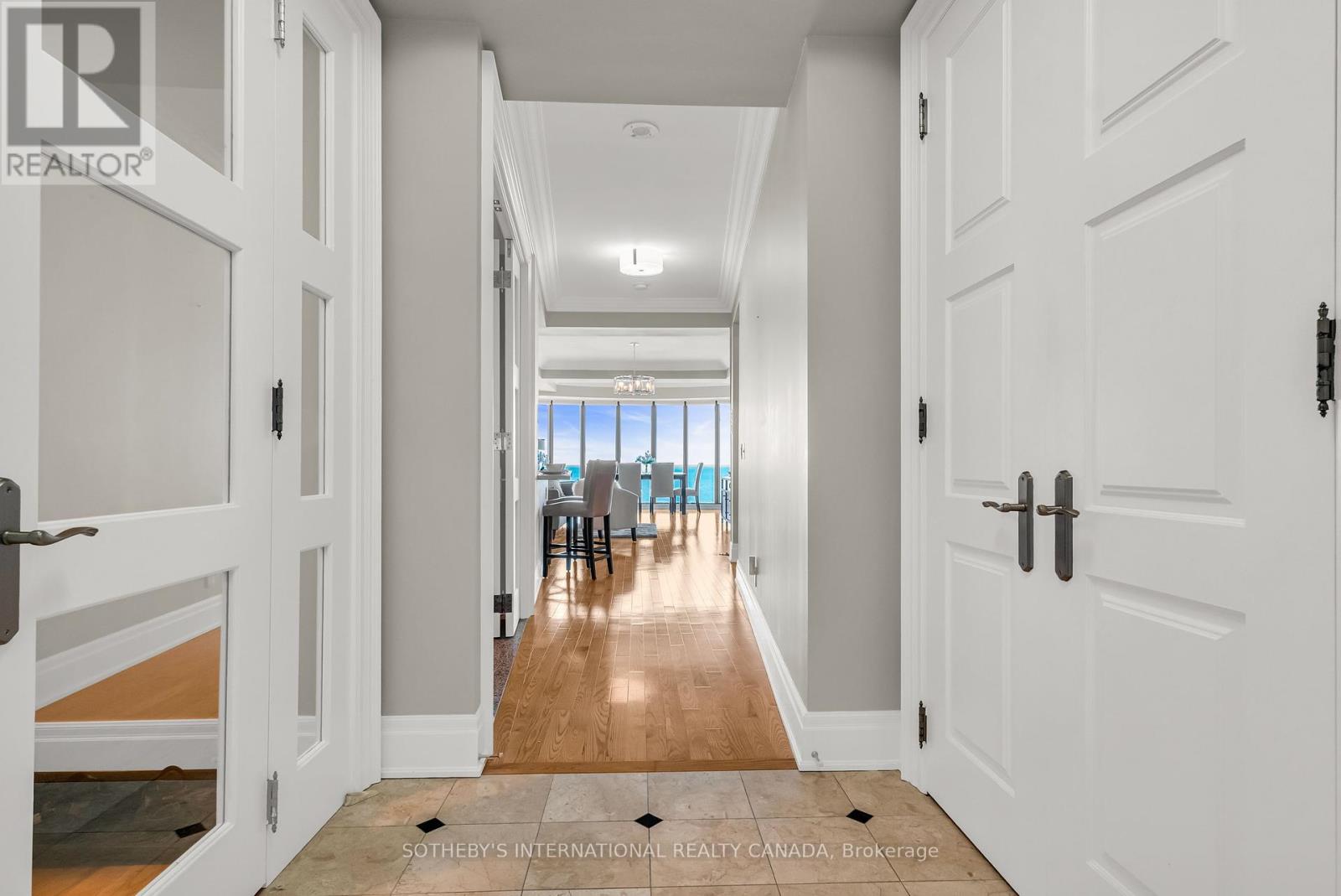 818 - 2095 Lake Shore Boulevard W, Toronto, Ontario  M8V 4G4 - Photo 5 - W12165132
