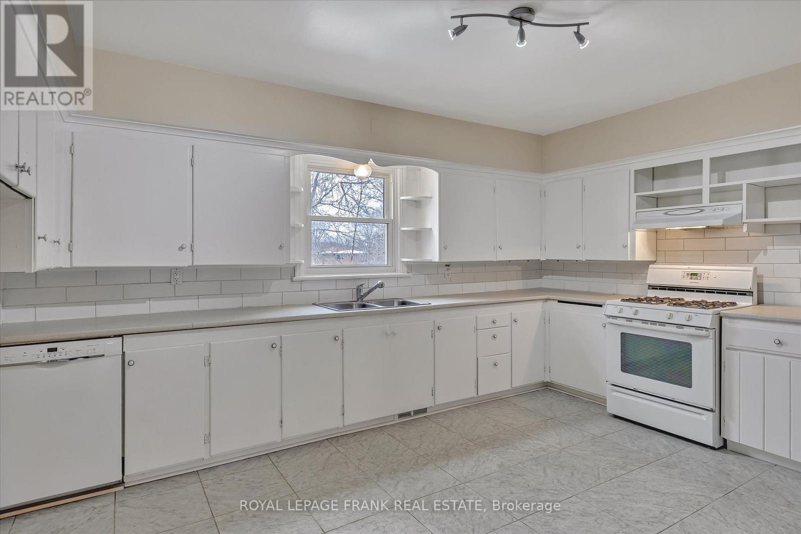 723 Bethune Street, Peterborough North, Ontario  K9H 4A5 - Photo 13 - X12171309
