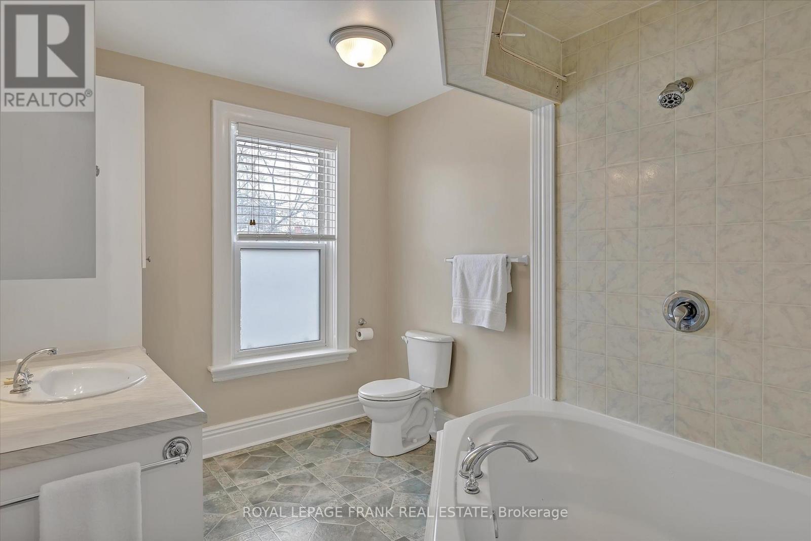 723 Bethune Street, Peterborough North, Ontario  K9H 4A5 - Photo 25 - X12171309