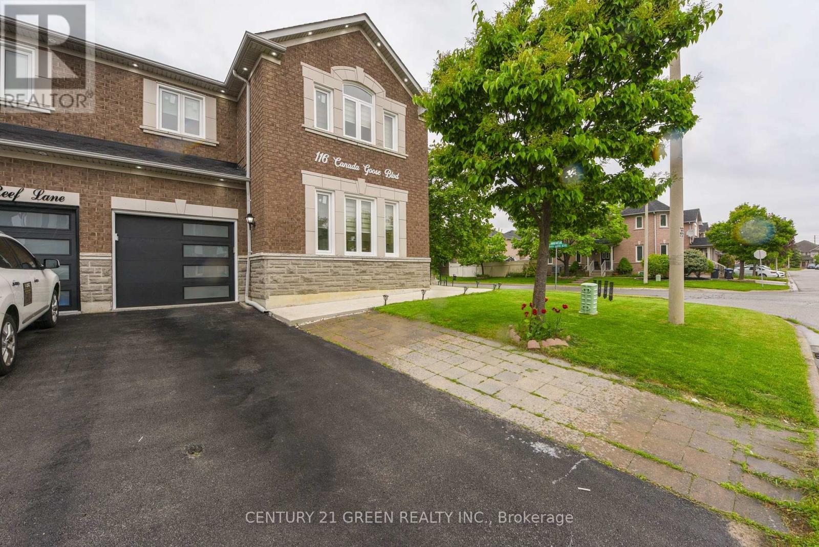 116 Canada Goose Boulevard, Brampton, Ontario  L6R 2A4 - Photo 3 - W12170750