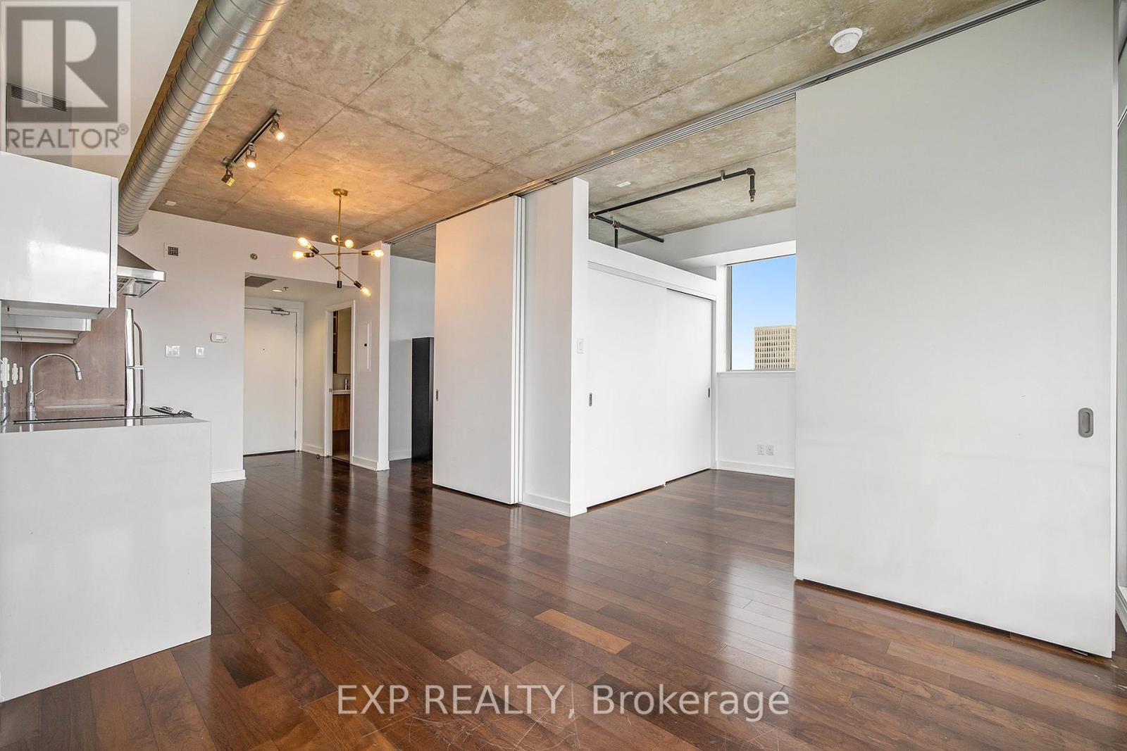 547 - 340 Mcleod Street, Ottawa, Ontario  K2P 1A4 - Photo 12 - X12171305