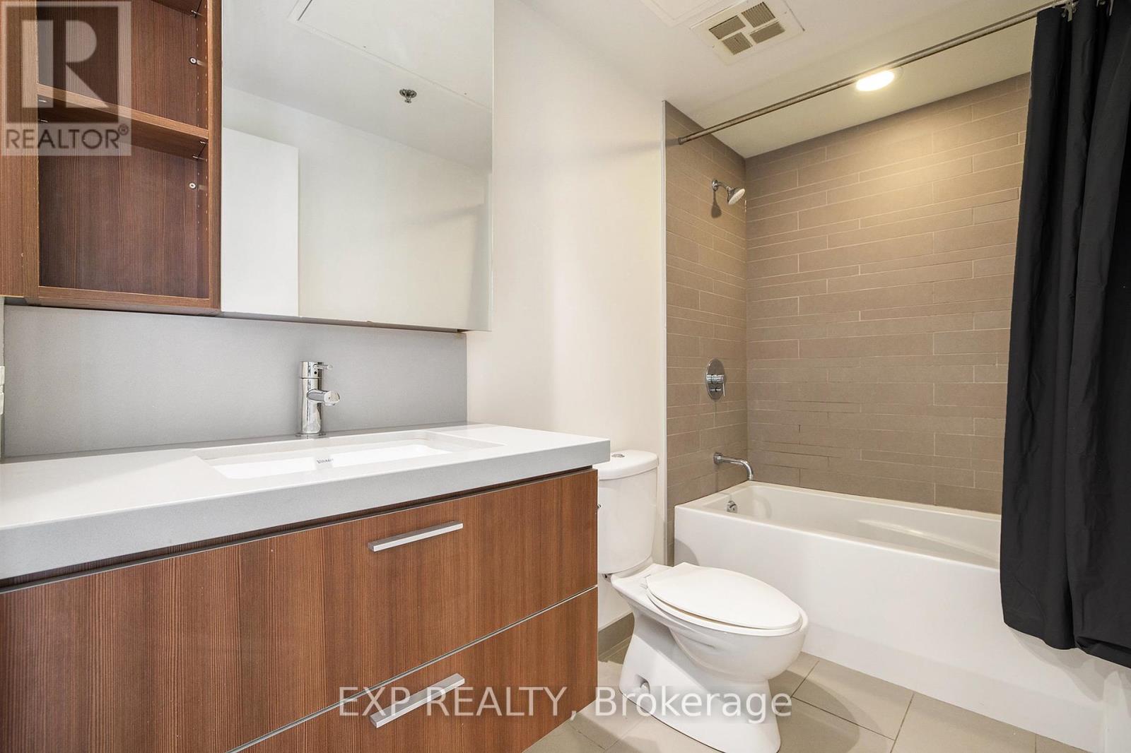 547 - 340 Mcleod Street, Ottawa, Ontario  K2P 1A4 - Photo 18 - X12171305