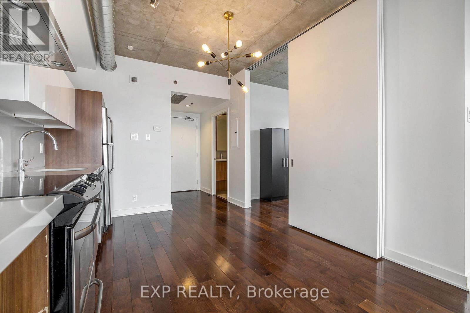 547 - 340 Mcleod Street, Ottawa, Ontario  K2P 1A4 - Photo 9 - X12171305