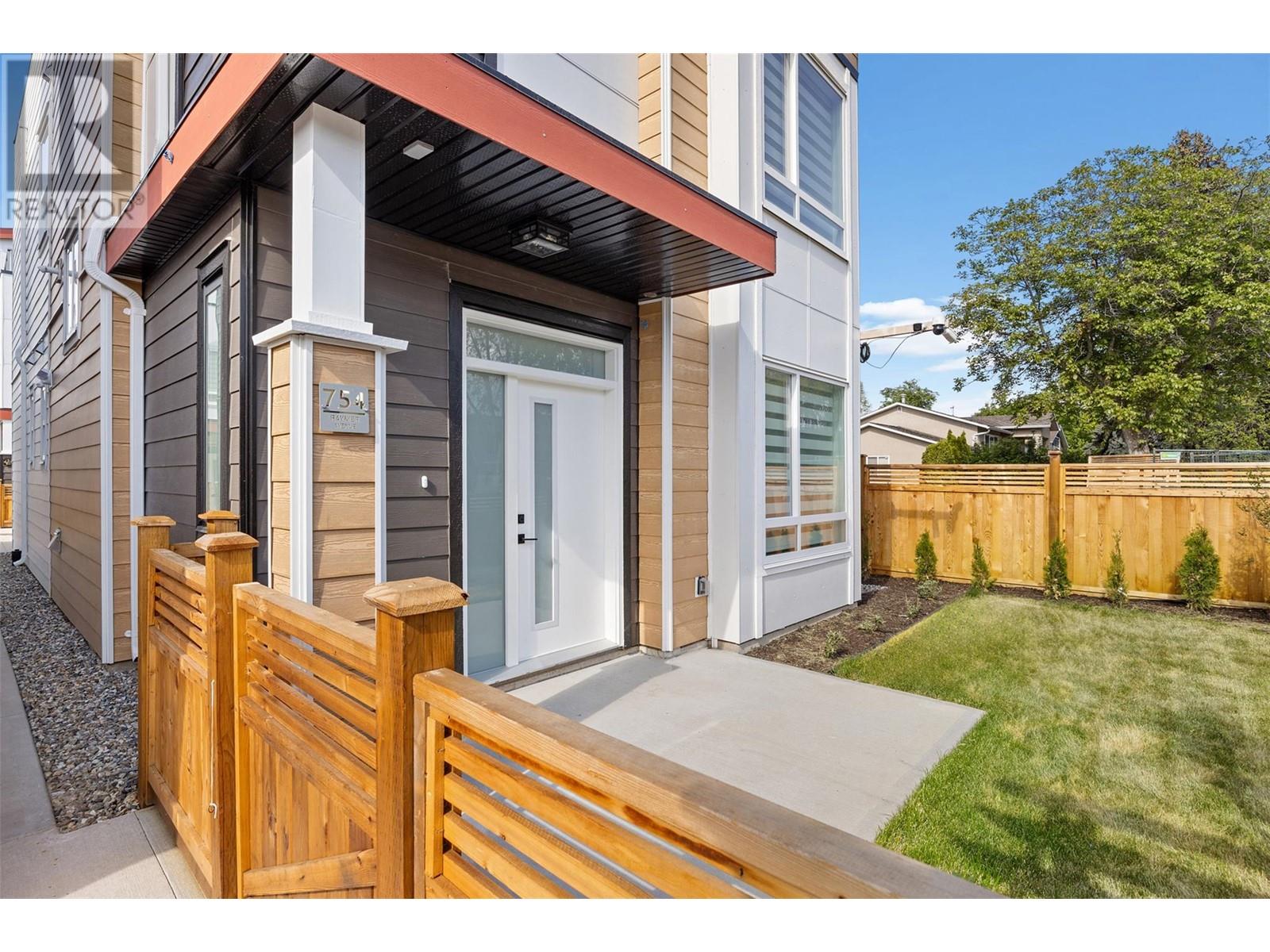 754 Raymer Avenue, Kelowna, British Columbia  V1Y 4Z8 - Photo 2 - 10348855