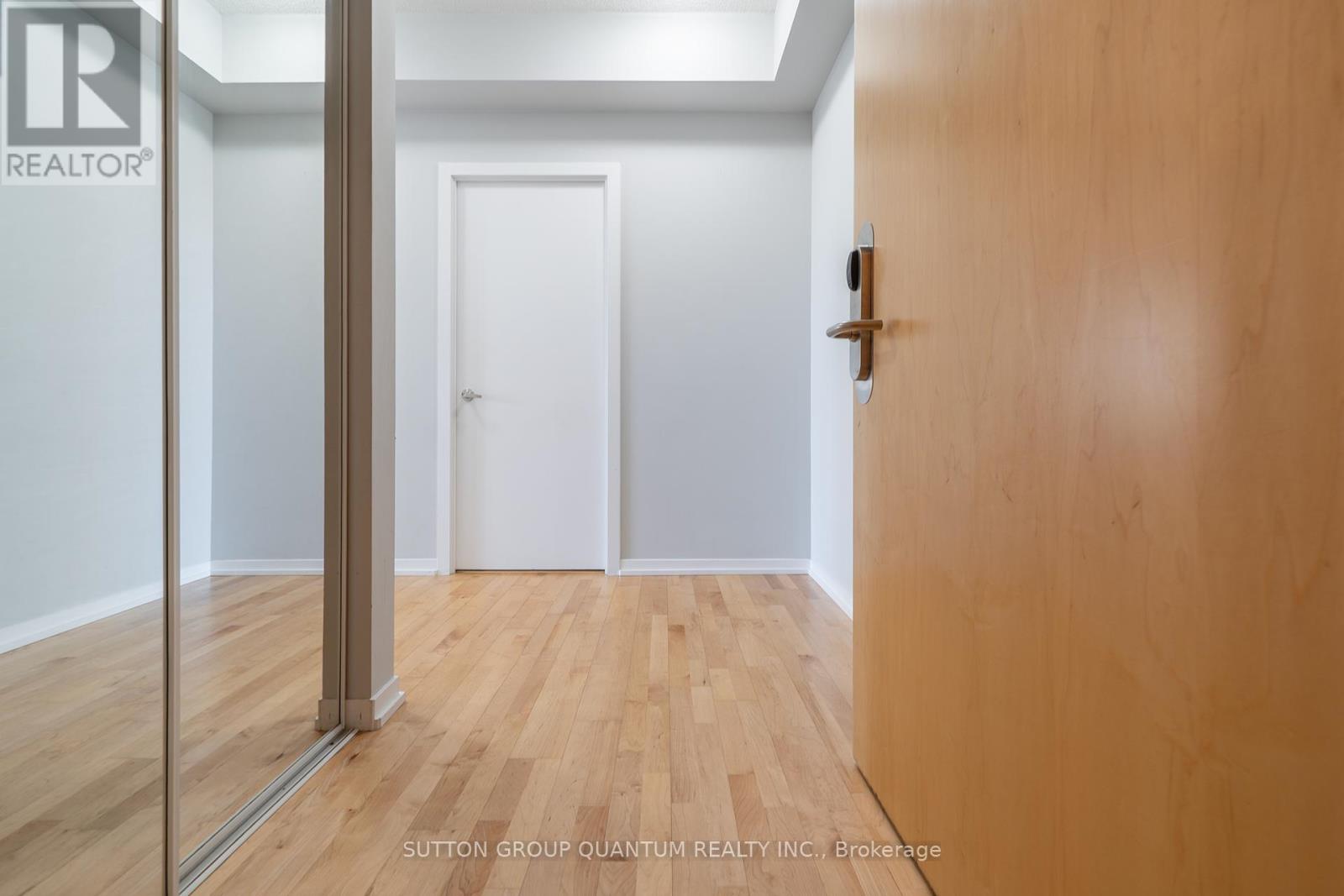 2407 - 55 Bremner Boulevard, Toronto, Ontario  M5J 0A6 - Photo 2 - C12171298