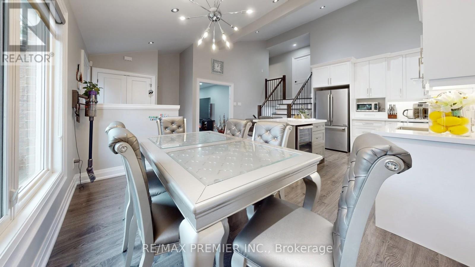 75 Fox Run, Barrie, Ontario  L4N 5L6 - Photo 10 - S12163039