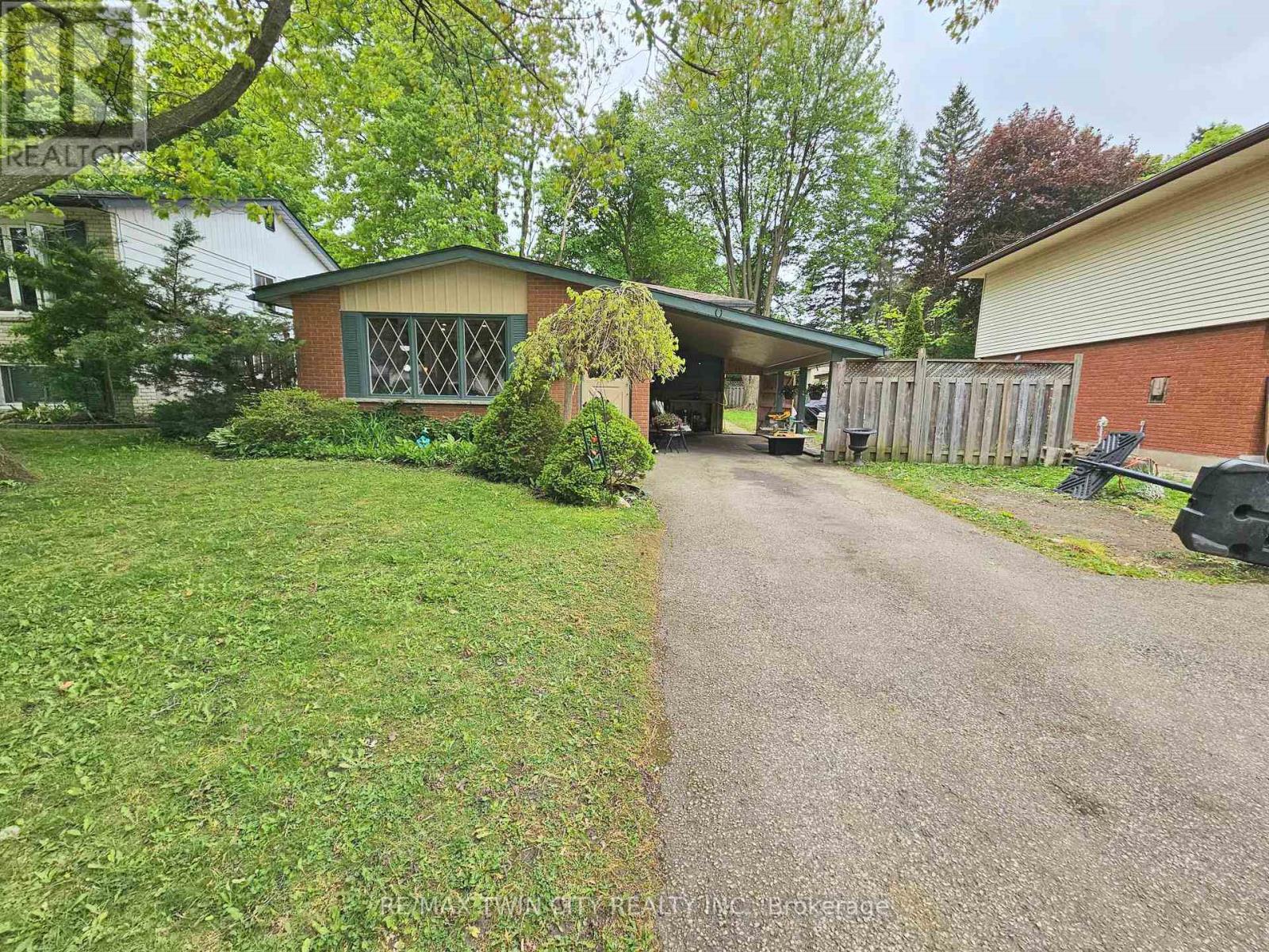 Property at 559 SPRUCEHILL AVENUE image 1