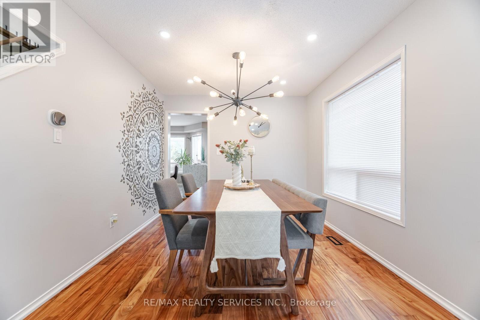23 Fenwick Place, Hamilton (Waterdown), Ontario  L8B 0P5 - Photo 7 - X12171038