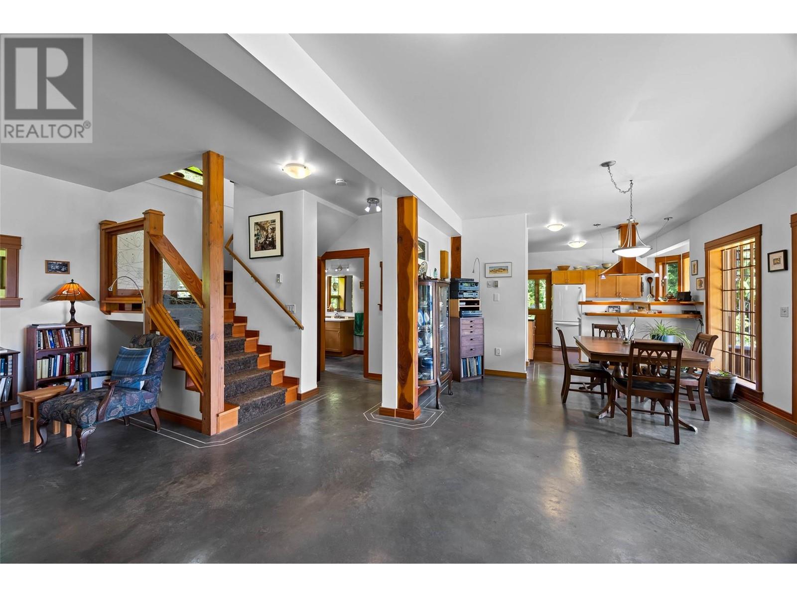 3019 Hopwood Road, Lee Creek, BC V0E1M4