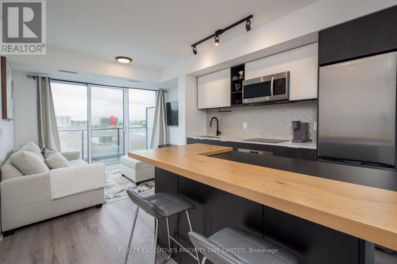 405 - 36 Zorra Street, Toronto, Ontario  M8Z 4Z7 - Photo 8 - W12171302