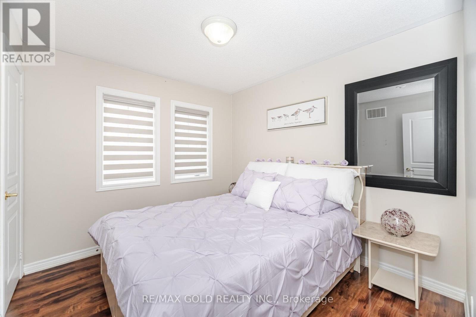13 Fawson Cove Way W, Brampton, Ontario  L6R 0G7 - Photo 11 - W12171314