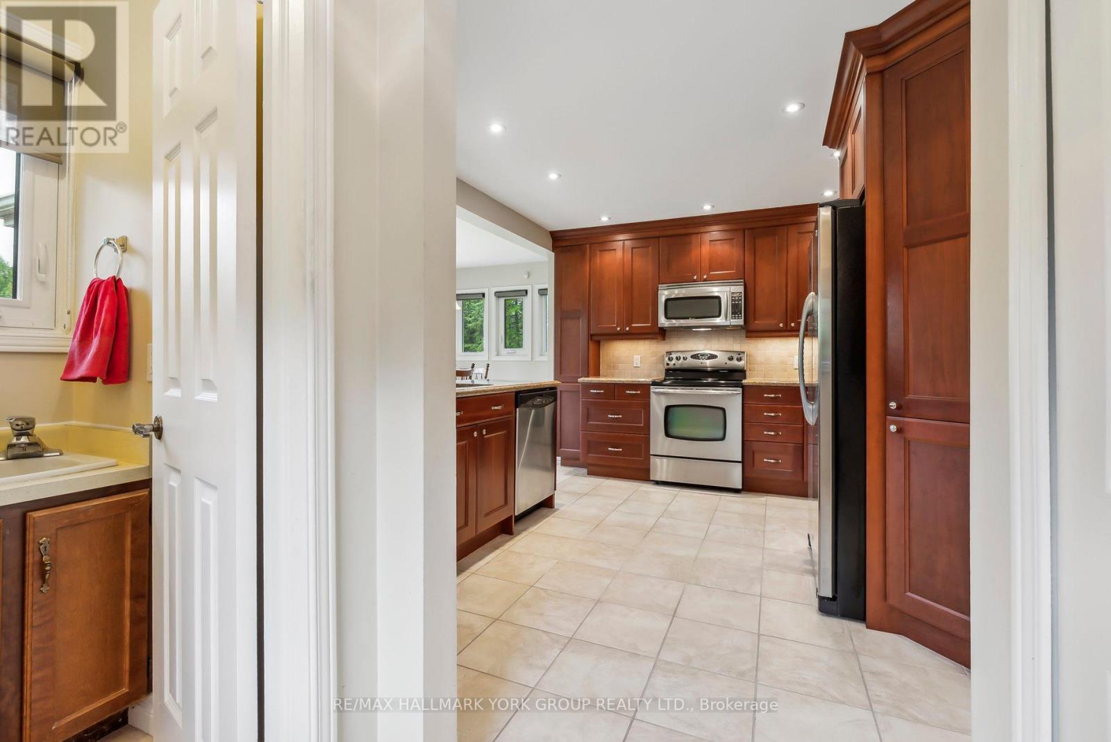 1 Kingscross Drive, King (King City), Ontario  L7B 1E5 - Photo 12 - N12169340