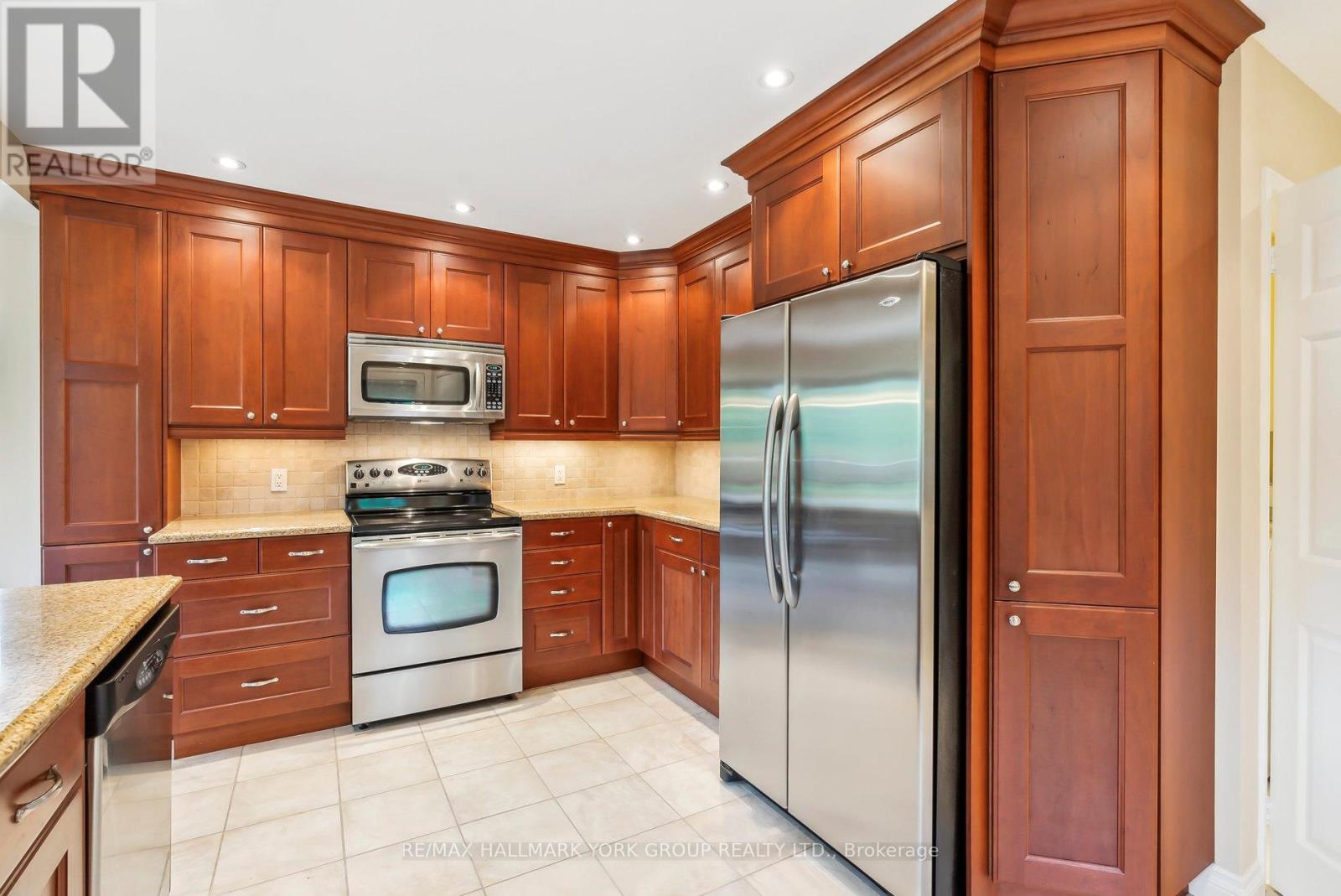 1 Kingscross Drive, King (King City), Ontario  L7B 1E5 - Photo 14 - N12169340