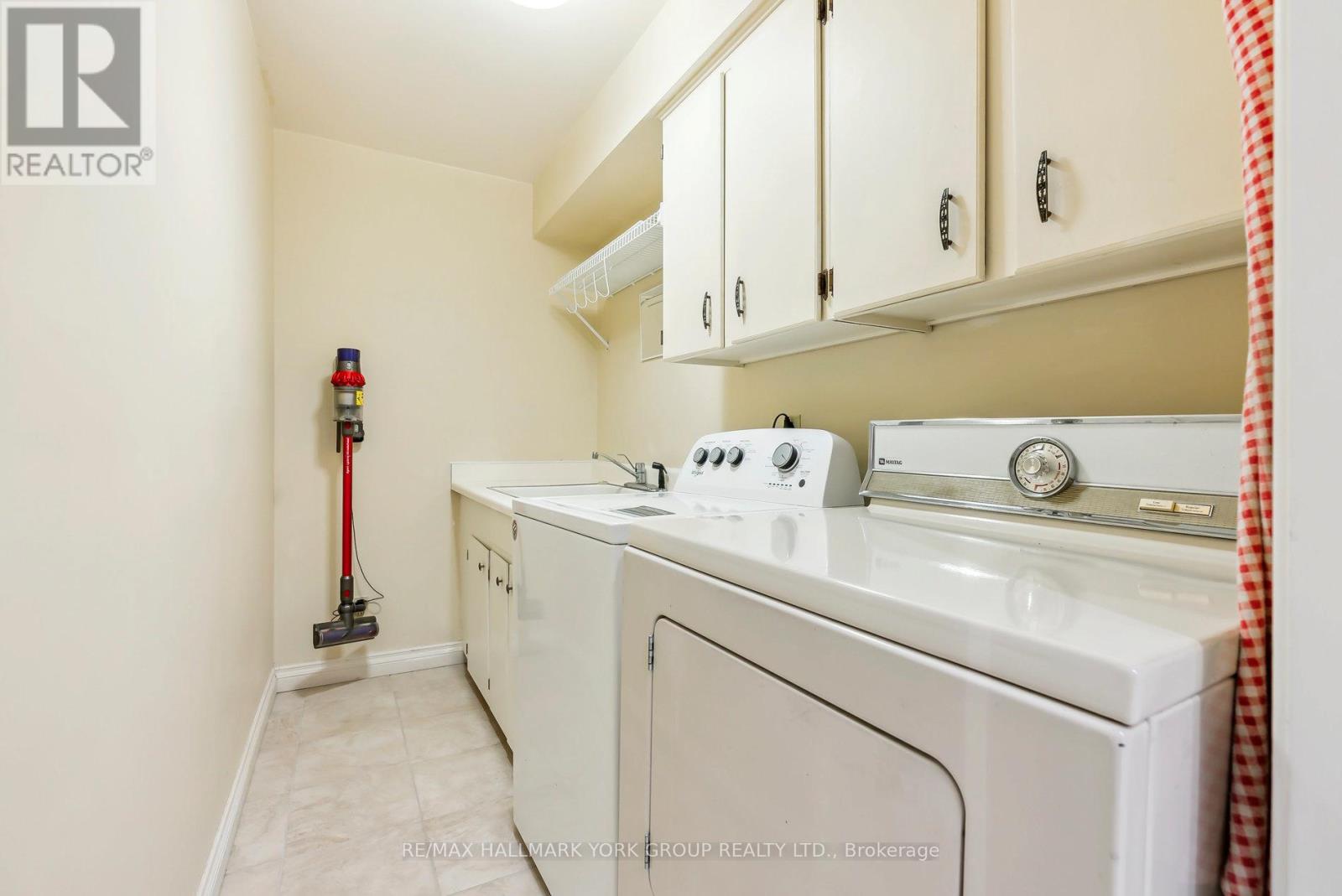 1 Kingscross Drive, King (King City), Ontario  L7B 1E5 - Photo 26 - N12169340