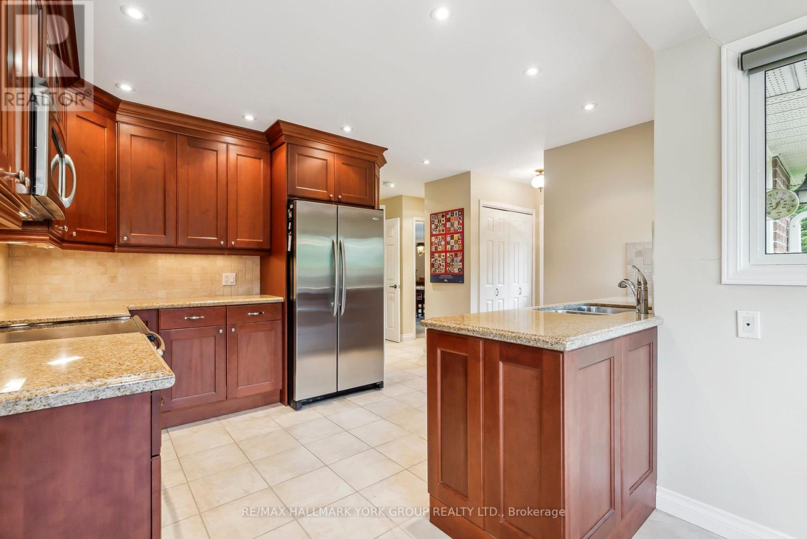 1 Kingscross Drive, King (King City), Ontario  L7B 1E5 - Photo 15 - N12169340