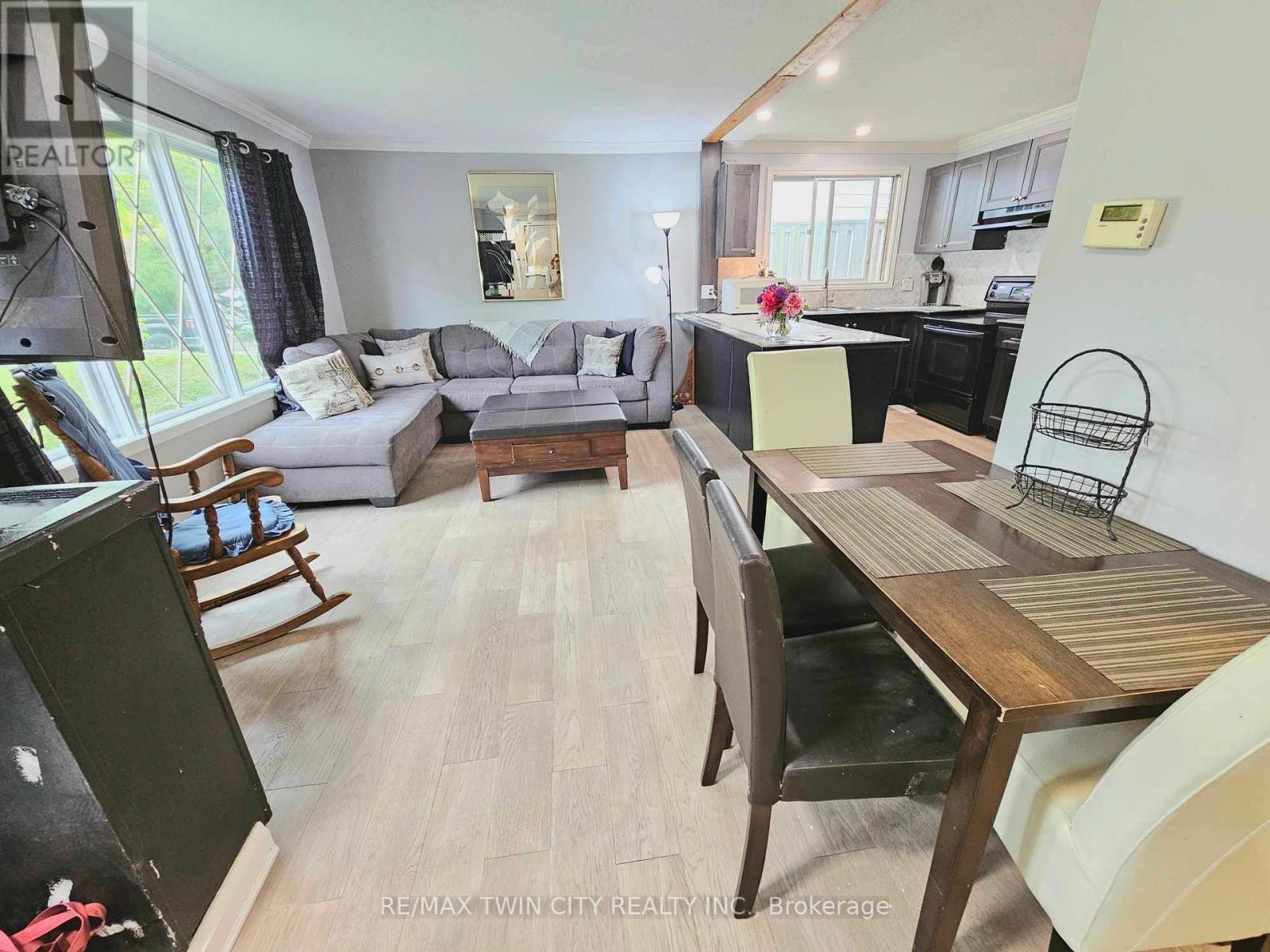 Property at 559 SPRUCEHILL AVENUE image 3