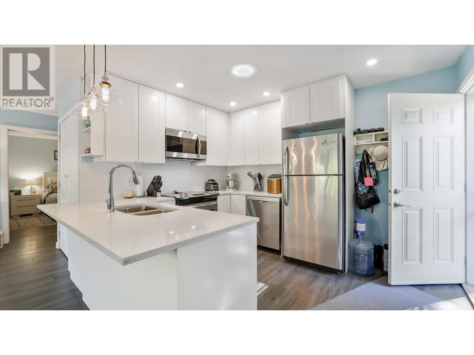 8264 Hobbitt Frontage Road, Dry Gulch, BC V0A1M0