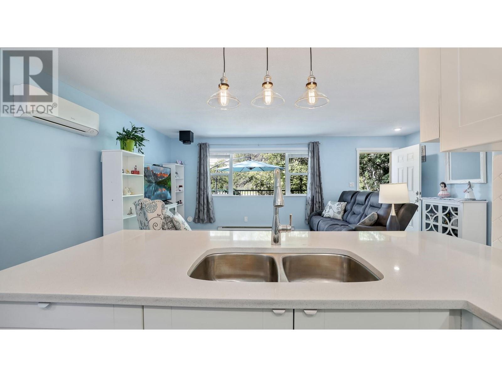 8264 Hobbitt Frontage Road, Dry Gulch, BC V0A1M0