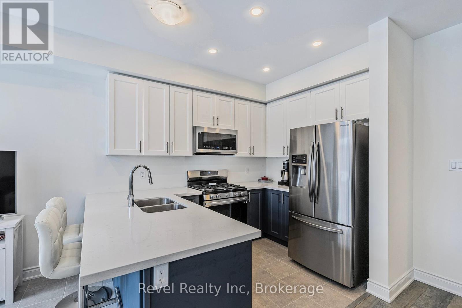 34 Little River Crossing, Wasaga Beach, Ontario  L9Z 0J8 - Photo 4 - S12168552