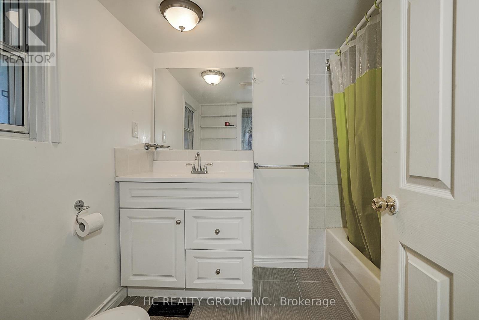 22334 Woodbine Avenue, East Gwillimbury, Ontario  L0G 1R0 - Photo 31 - N12129223