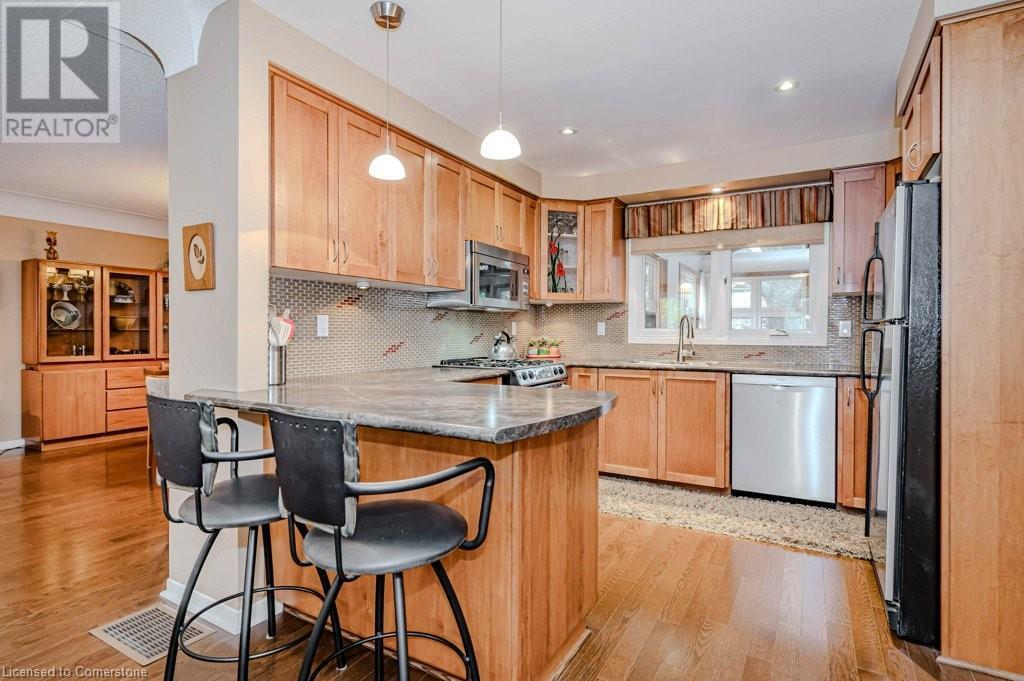 957 Sanford Drive, Burlington, Ontario  L7T 3G7 - Photo 12 - 40733202