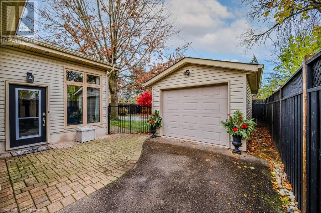 957 Sanford Drive, Burlington, Ontario  L7T 3G7 - Photo 31 - 40733202