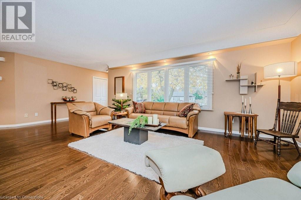 957 Sanford Drive, Burlington, Ontario  L7T 3G7 - Photo 8 - 40733202