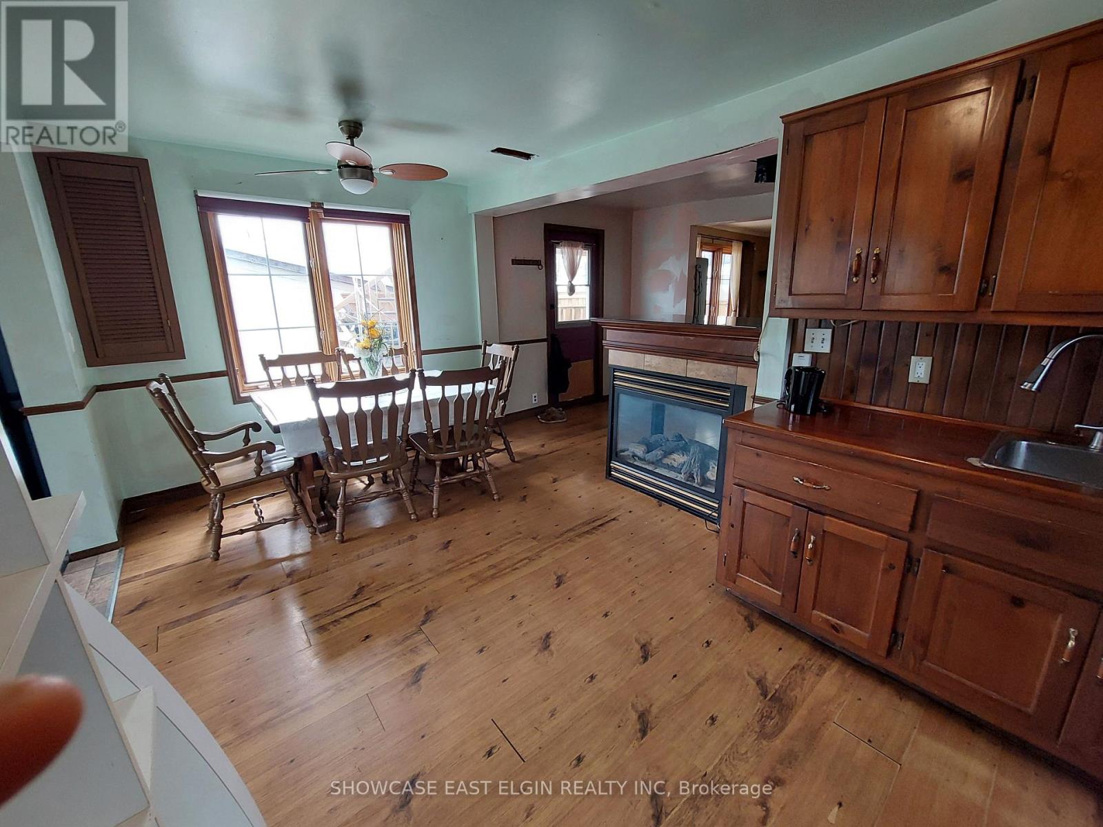 3193 Hale Street, Malahide, Ontario  N5H 2R2 - Photo 4 - X12169992