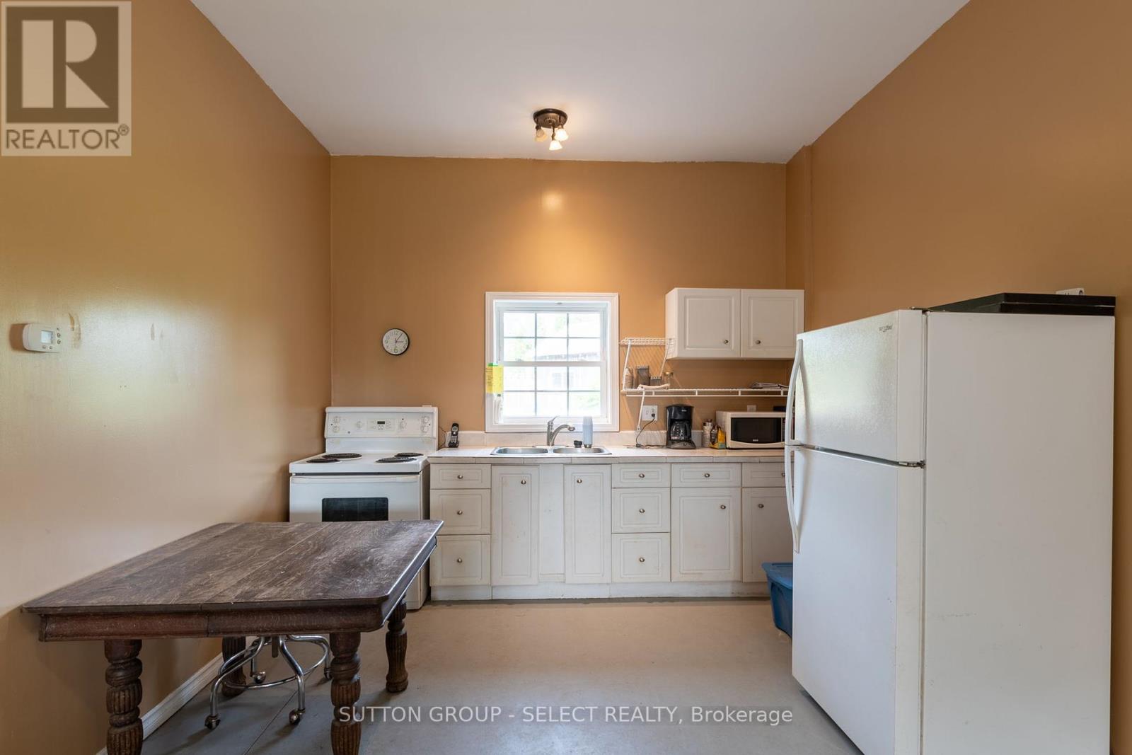 10086 Hedley Drive, Middlesex Centre, Ontario  N0M 2A0 - Photo 39 - X12171085
