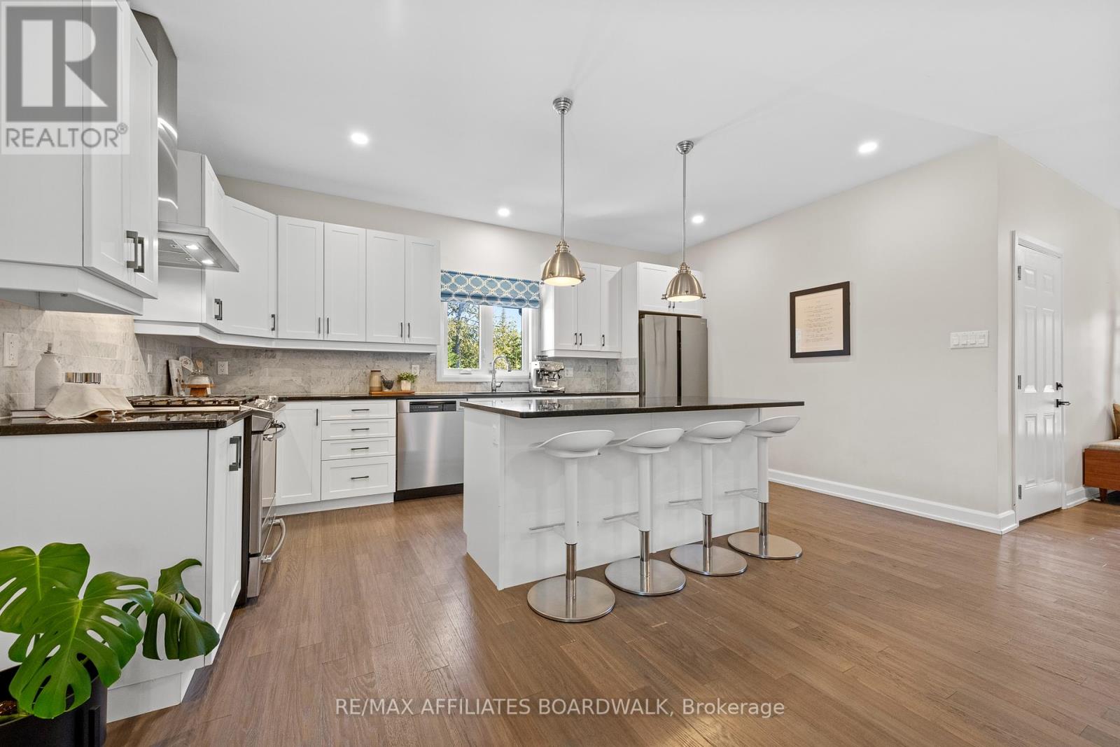 400 Cinnamon Crescent, Ottawa, Ontario  K0A 2H0 - Photo 10 - X12091686