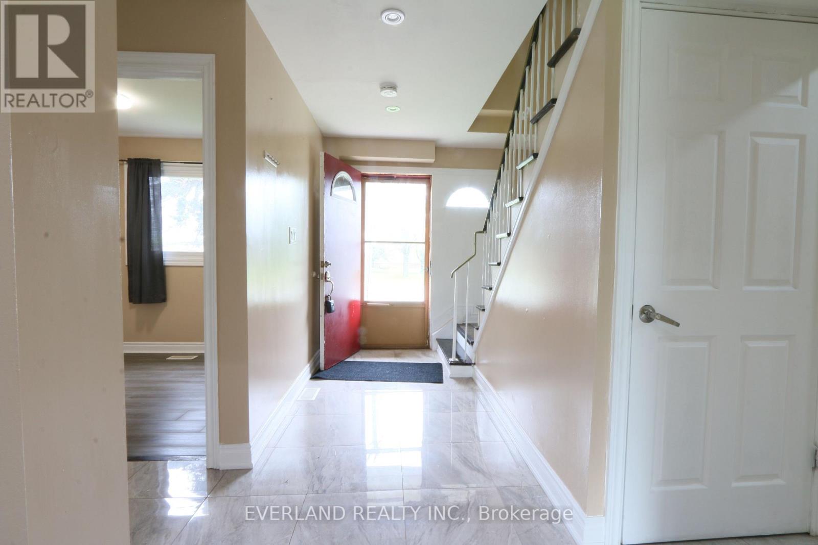 59 Brimorton Drive, Toronto, Ontario  M1P 3Z3 - Photo 4 - E12171327
