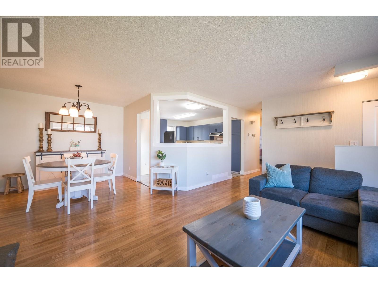 Property at 1139 Chateau Street image 5