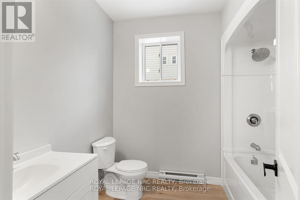 Lower - 137 St George Street, Welland, Ontario  L3C 5N7 - Photo 5 - X12170633
