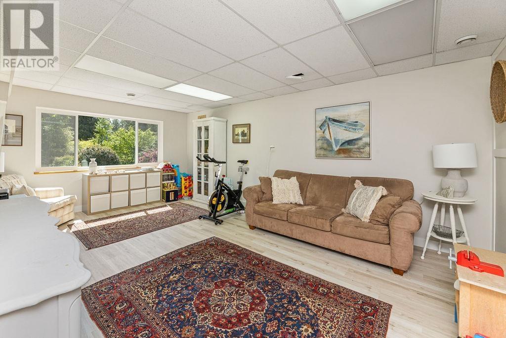 1200 Paggio Road, Roberts Creek, British Columbia  V0N 2W2 - Photo 9 - R3006742