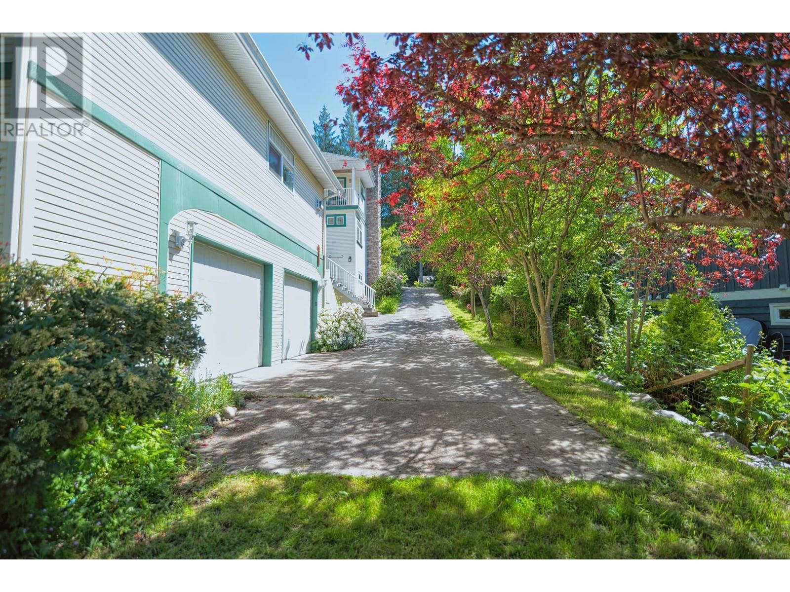 1377 Marlene Road, Roberts Creek, British Columbia  V0N 2W2 - Photo 35 - R3006743
