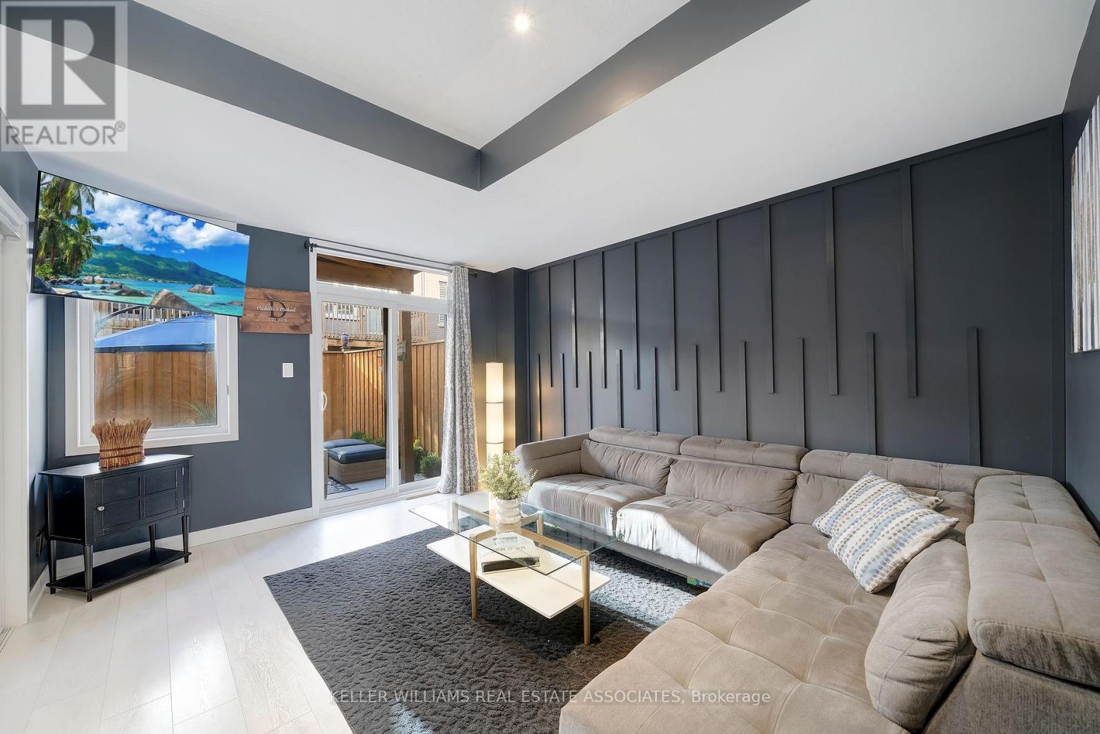 173 Sabina Drive, Oakville, Ontario  L6H 0L4 - Photo 6 - W12164020